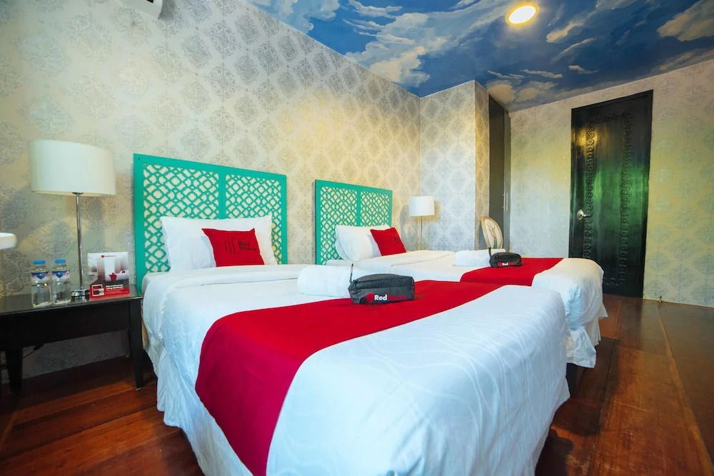 Bless Amare Boutique Hotel by RedDoorz