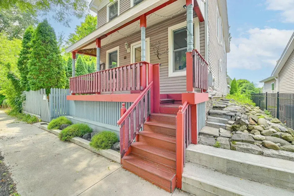 Saratoga Springs Home w/ Hot Tub: Walk to Downtown