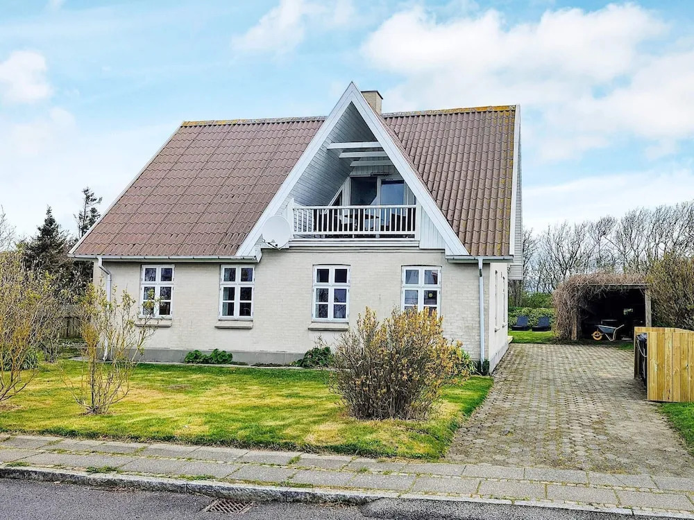 12 person holiday home in Vestervig-By Traum