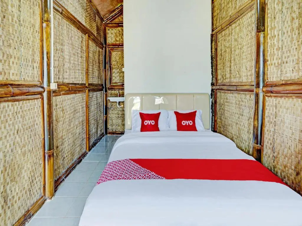 OYO 90225 Rumah Bambu Trawas syariah