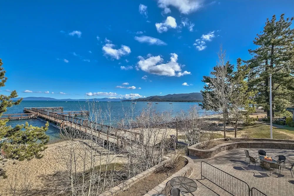 SLT Home Private Beach, Pool & Heavenly Ski Resort 2 Bedrooms 1.5 Bath