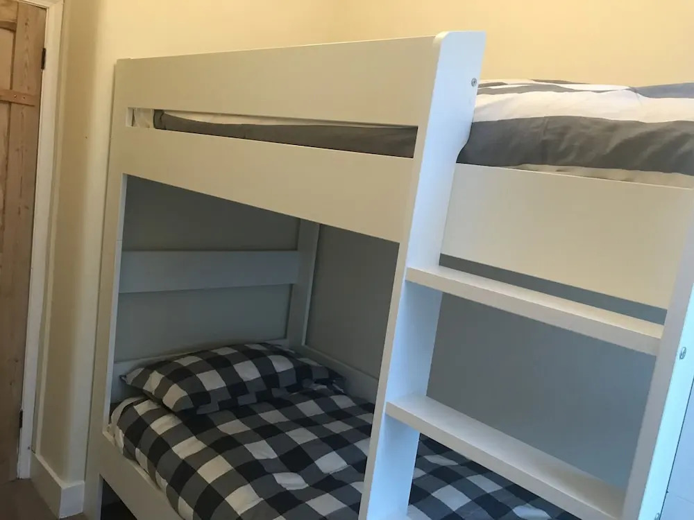 Wix's Lane 3 bed Apartment