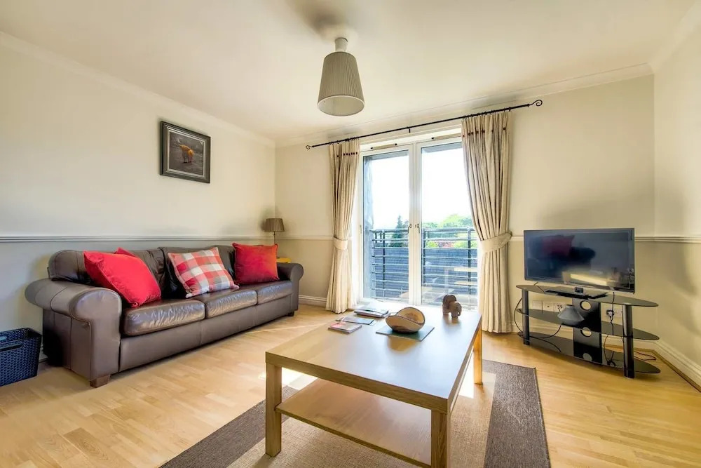 Cozy and Rustic 3bed/2bath Stockbridge Apartment With Free Parking
