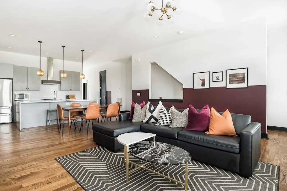 Dottie, Loretta & Lambert by Avantstay 3 Unit Buyout w/ 12br in Heart of Nashville