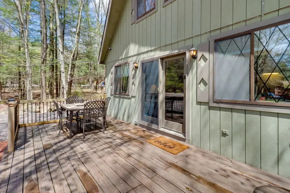 6 Mi to Lake Wallenpaupack: Poconos Getaway!