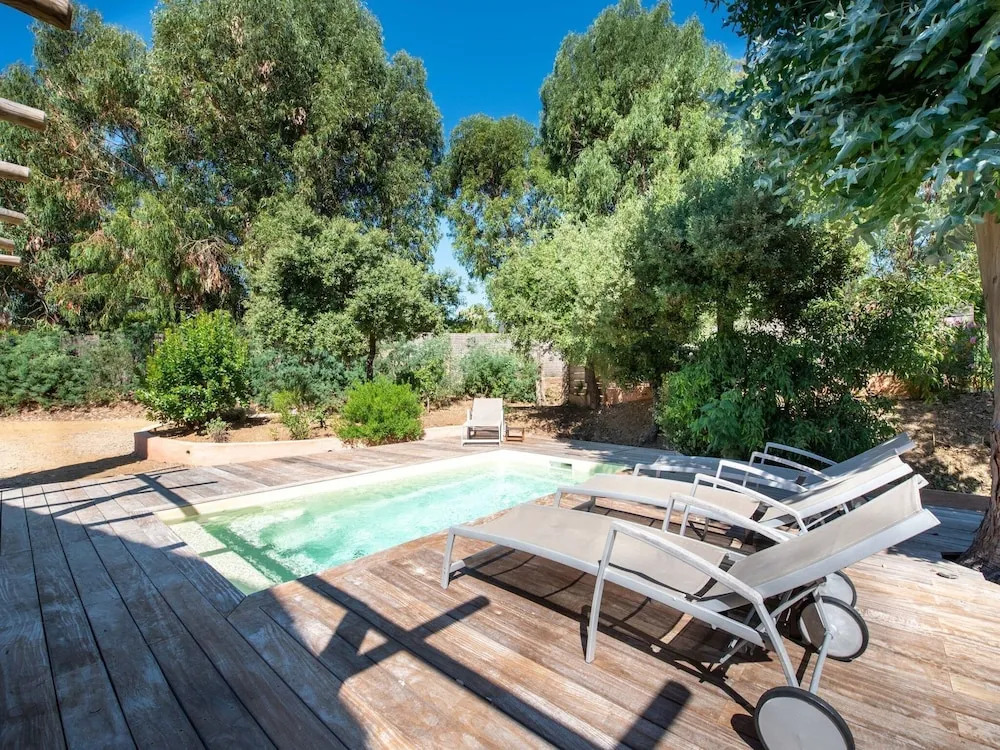Spacious Holiday Home in La Croix Valmer With Private Pool