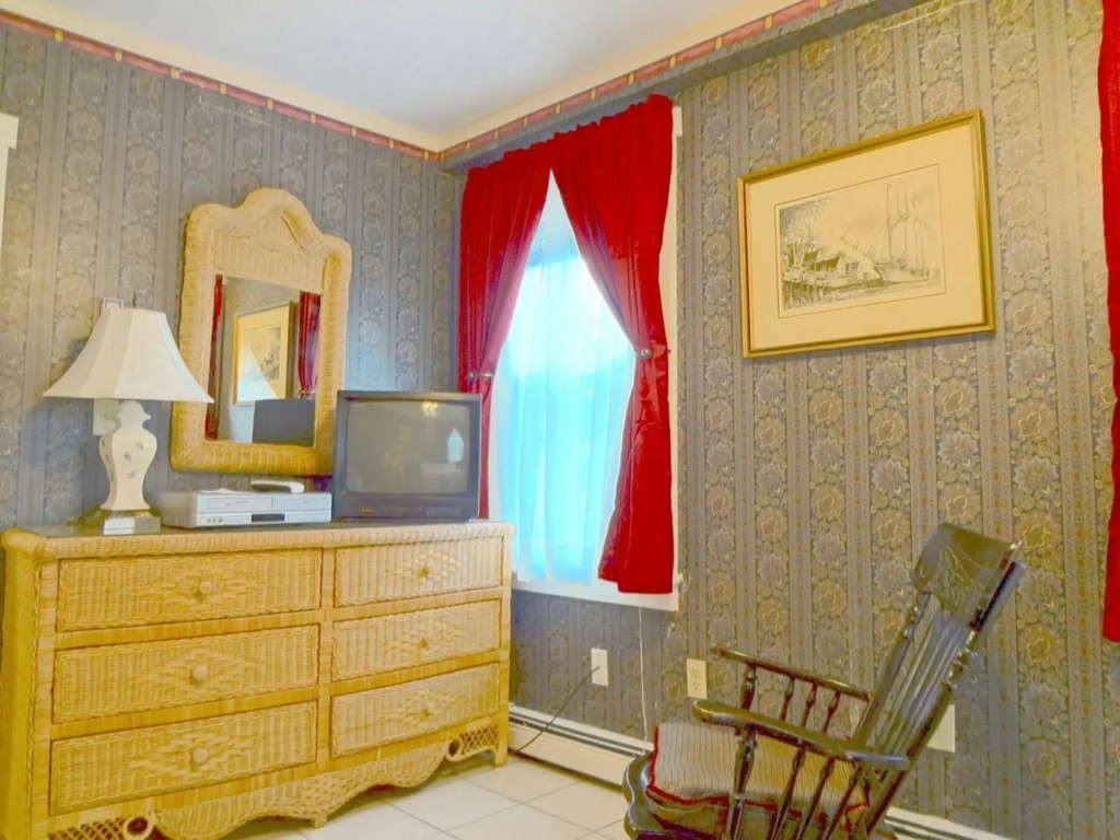 The Henry Collins Inn