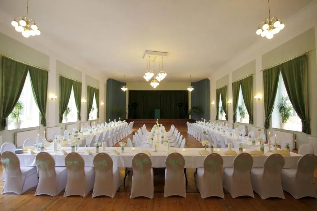 Gasthof und Hotel Roter Hirsch