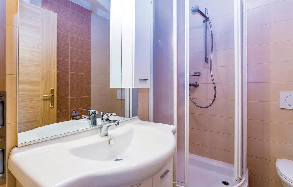 Nice Home in Dobrinj With Wifi and 3 Bedrooms