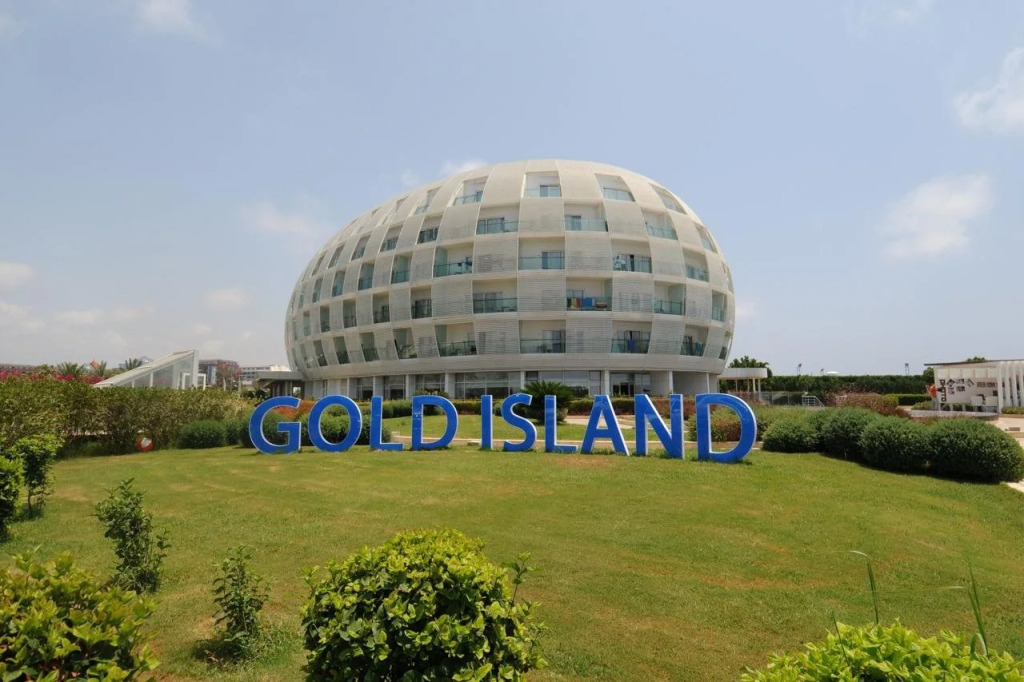 Отель Gold Island Selected
