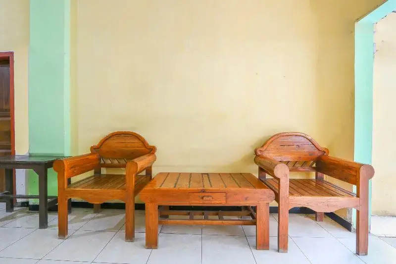 SPOT ON 2422 Hotel Moga Sari