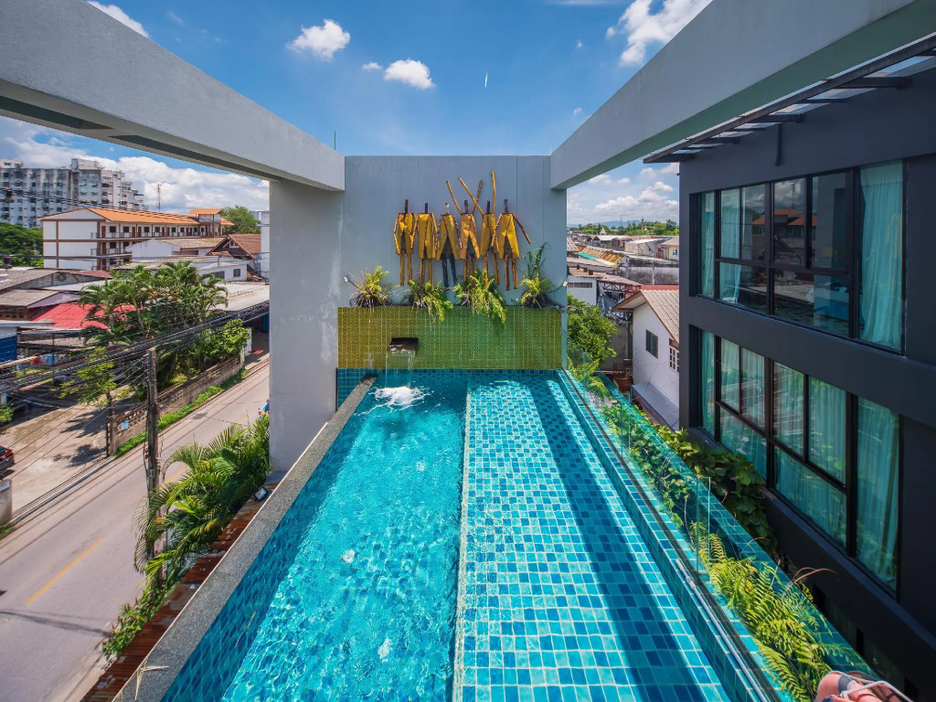 River Art Hotel