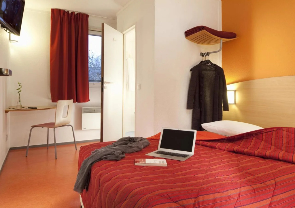 FAST HOTEL Les Ulis - Courtabœuf