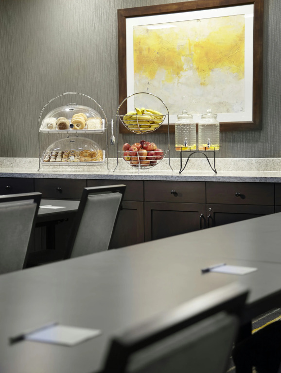 Hampton Inn & Suites Pittsburgh Airport South/Settlers Ridge