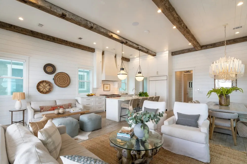 Marlin by Avantstay Beachfront Mansion w/ 10 Bdrs & Multiple Living Spaces & Kitchens!