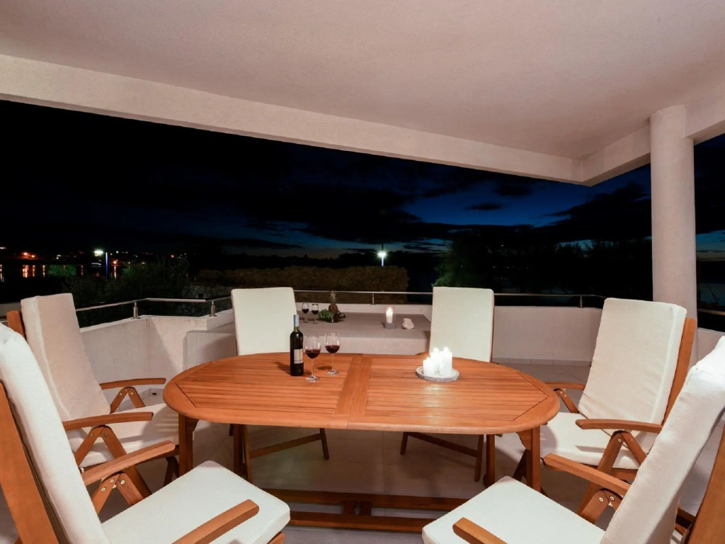 Modern villa in Nin by the sea