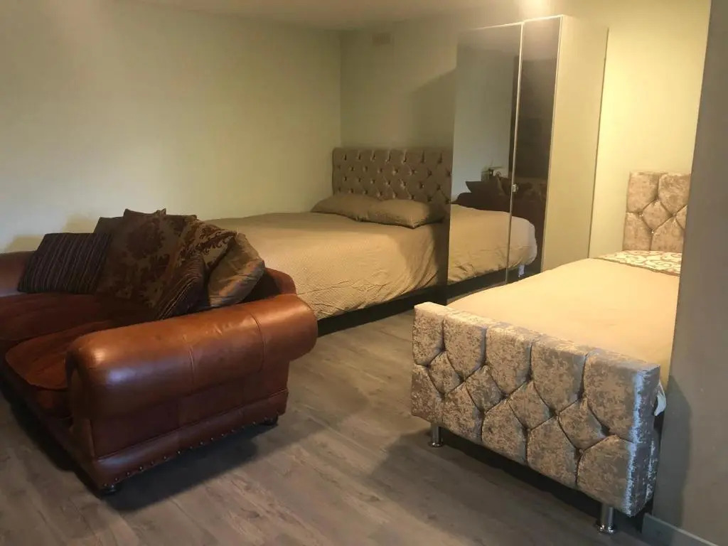 Treetops flat4 Hall Green B28