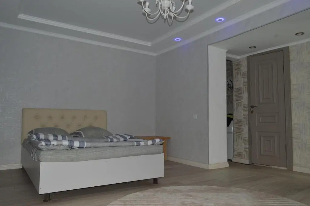 Apartment on Ahunbaev street, 187