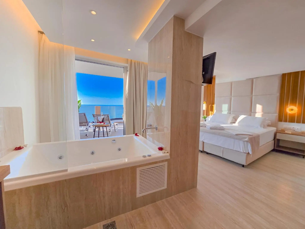 Theo Beach Hotel Apartments