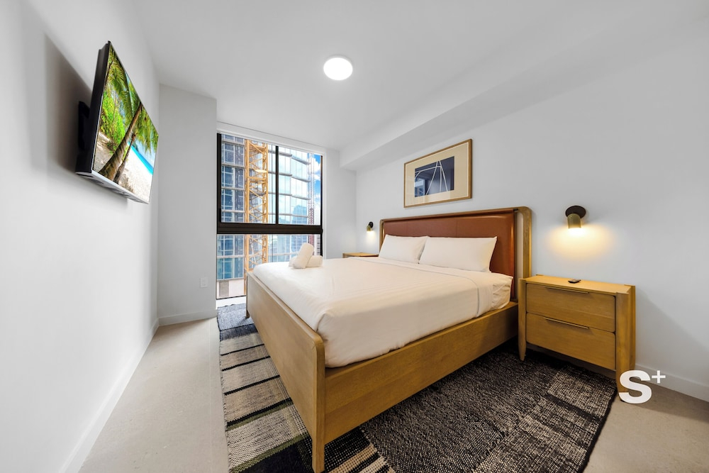 Modern Condo in DTW Miami - Gym & Pool
