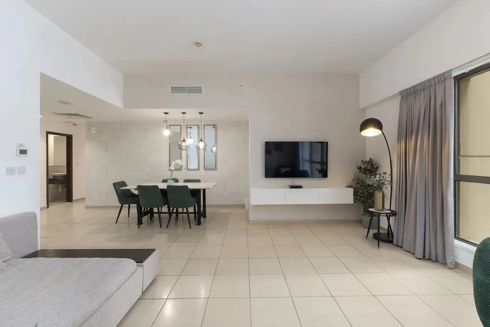 Cozy JBR 2BR Retreat Steps to the Beach The Walk