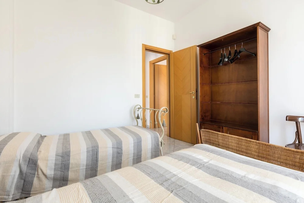 4018 Margaret House by Barbarhouse