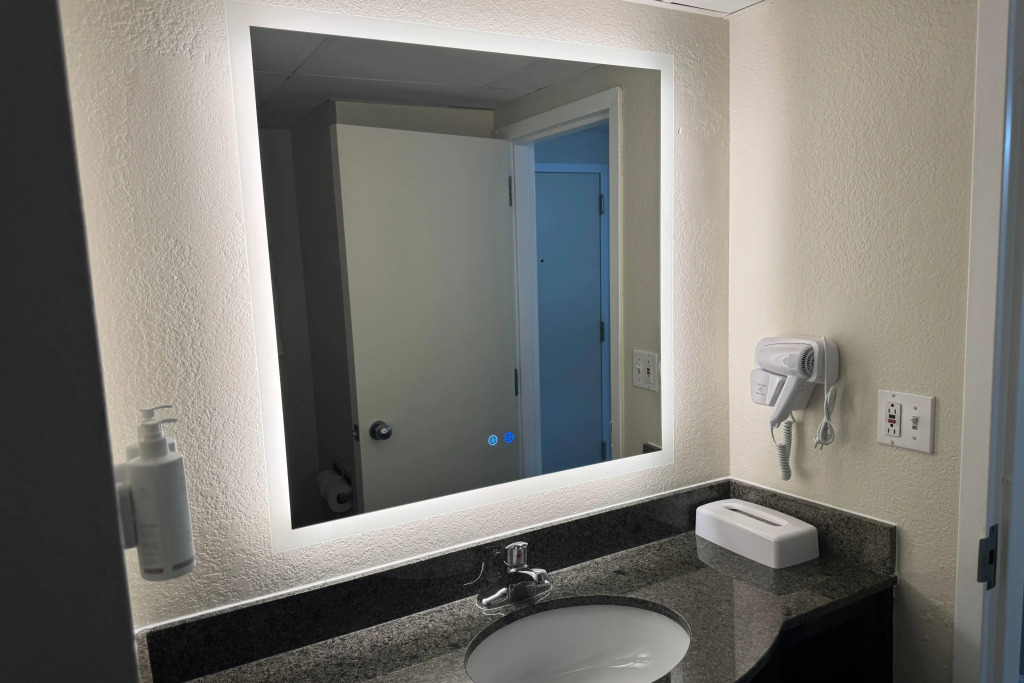 Days Inn & Suites by Wyndham Festus
