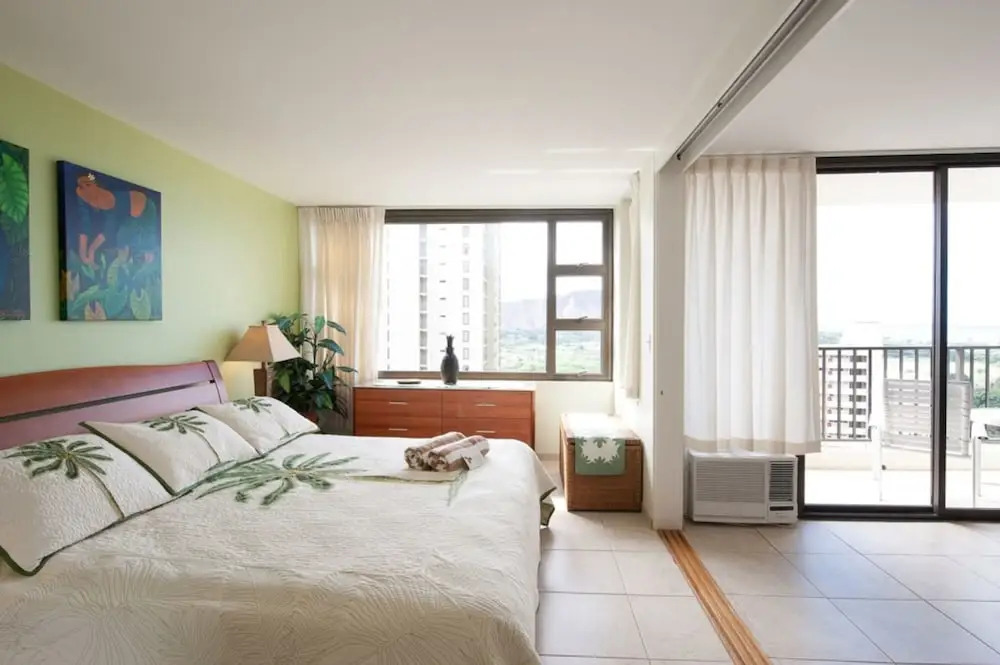 1-2905 Waikiki Banyan