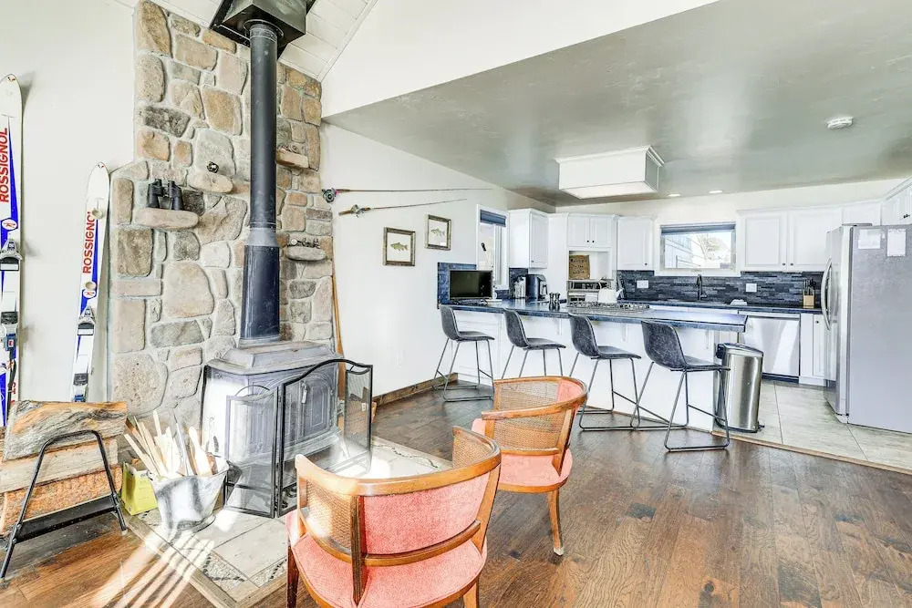 Pet-friendly Pagosa Springs Home: 1 Mi to Hiking