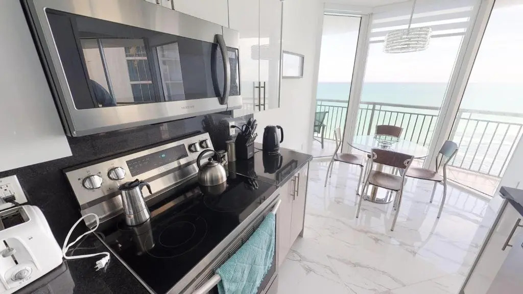 Oceanview Apartments in Sunny Isles