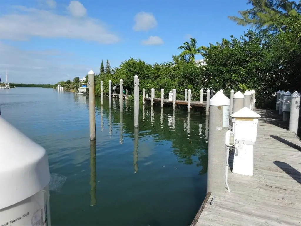 Coco Plum Beach & Tennis Club & Marina