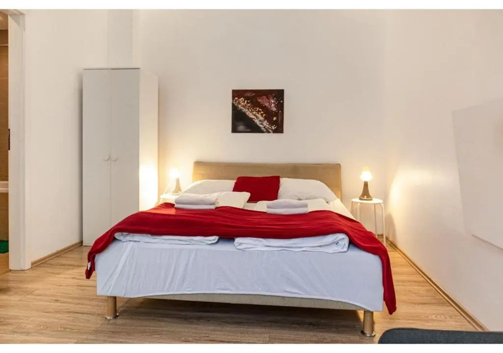 Sleek Studio Apt - Suitable for Longstays