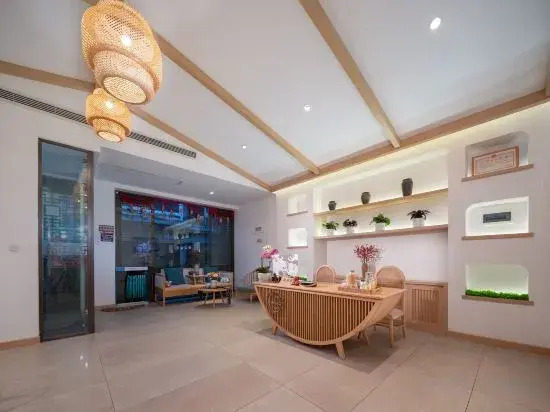 Zeke Mountain Residence Homestay