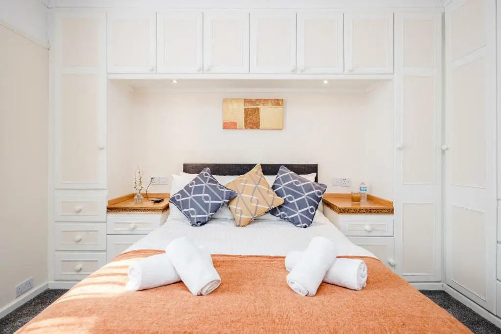 MPL Apartments - Woodside House by Harry Potter Studios