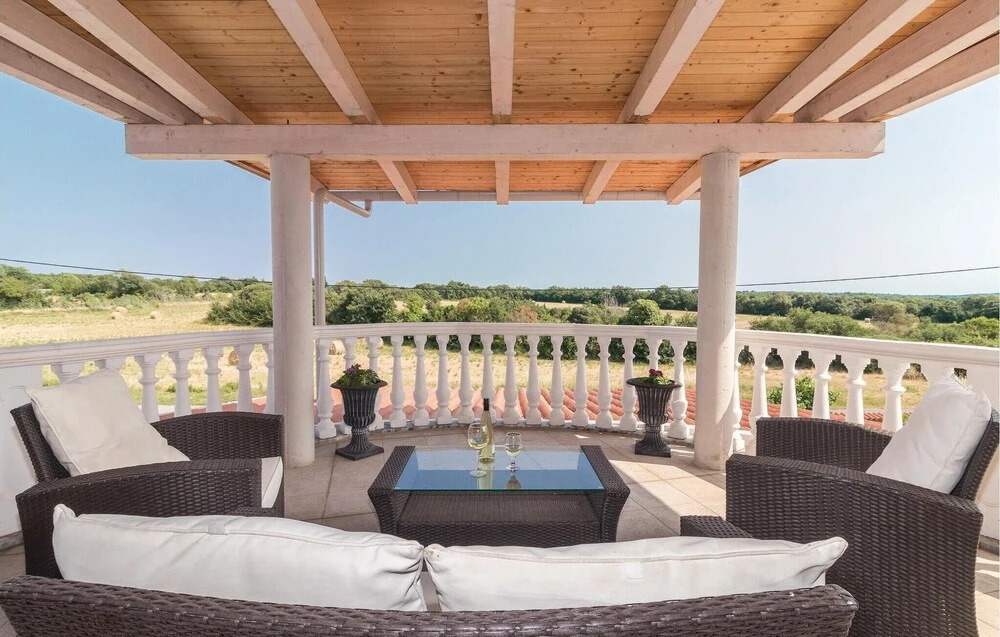 Nice Home In Valtursko Polje With Sauna