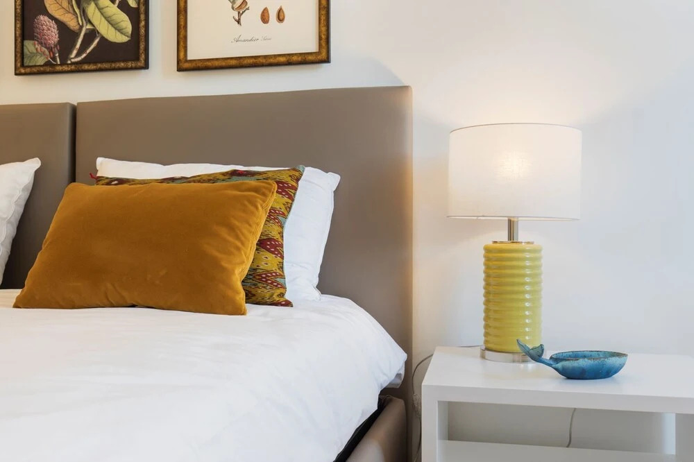 Trendy & Classic 2 Bedroom Apartment