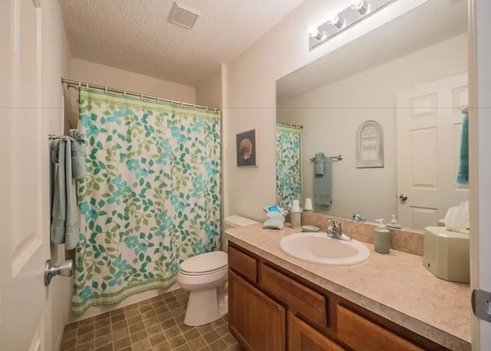 English Ivy Court 2600 by White Pelican VR