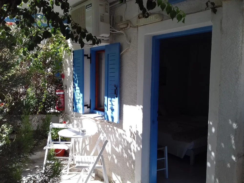 Tilemachos Rooms & Studios