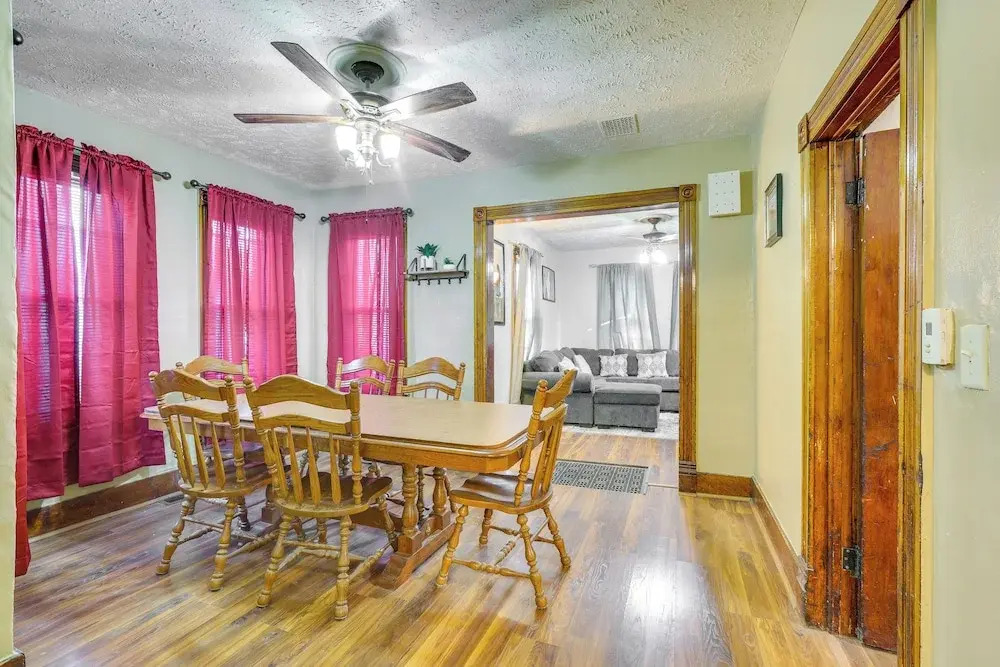 3 Mi to Golf - Beatrice Vacation Home!