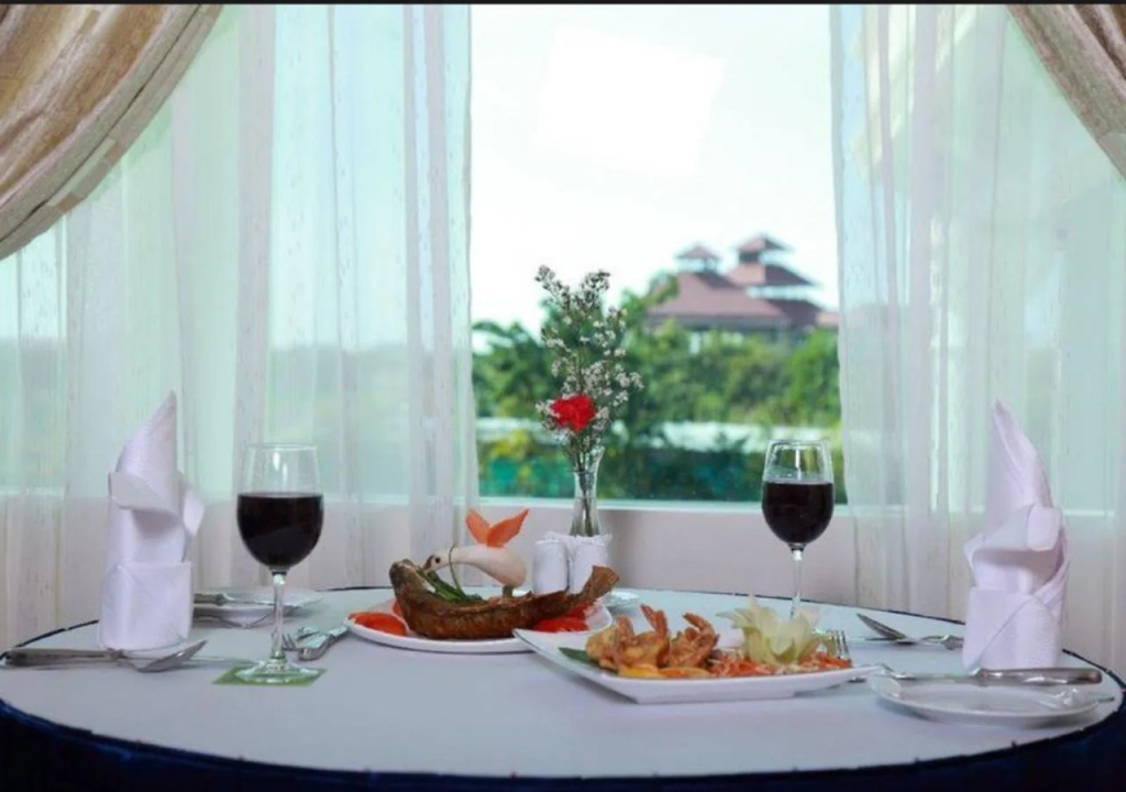 Apex Hotel