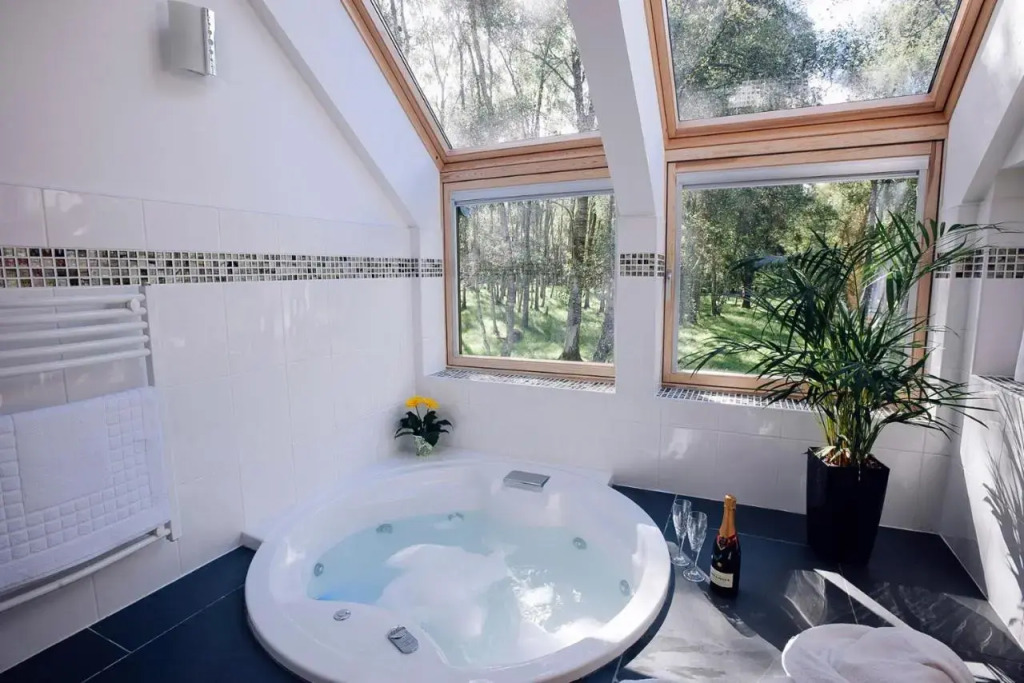 Lodges at the Mains (Adults Only)