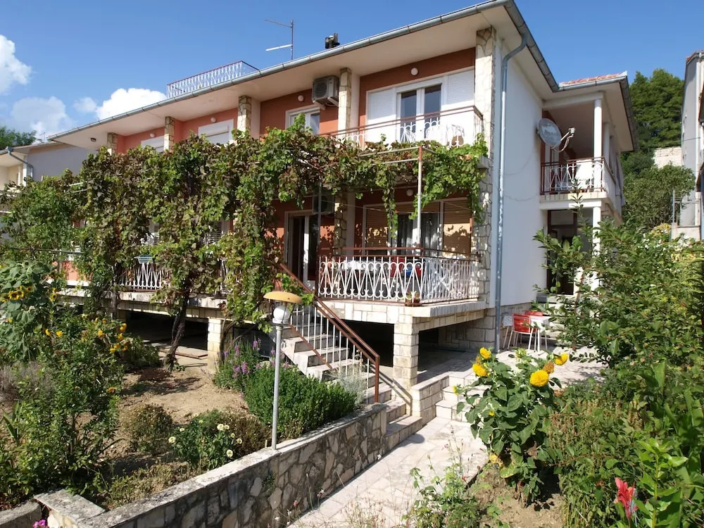 Apartments Darinka Beg