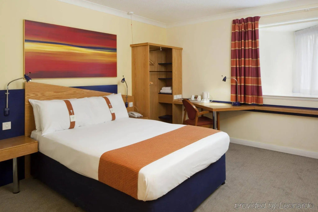Holiday Inn Express Birmingham Oldbury by IHG