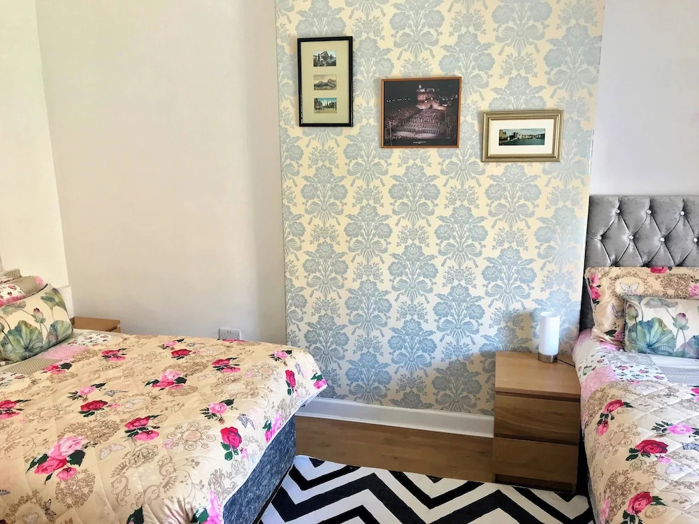 Stunning 3-bed Apartment in Edinburgh