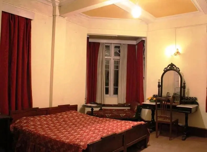 Pineridge Hotel