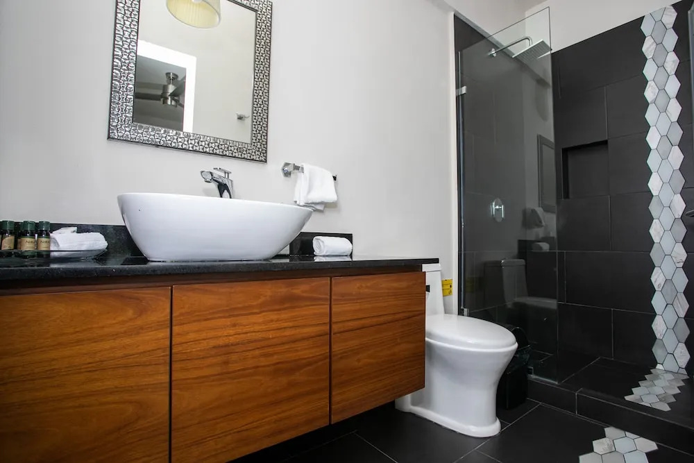 Honey B Suites