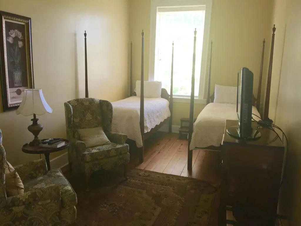 Hale Springs Inn
