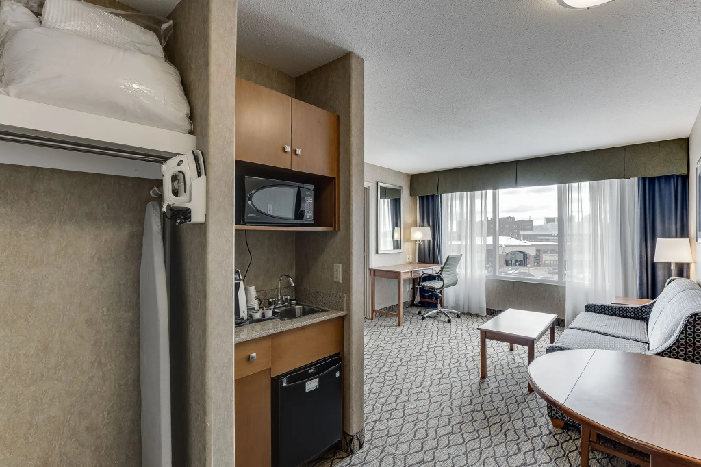 Holiday Inn Express & Suites Saskatoon Centre by IHG