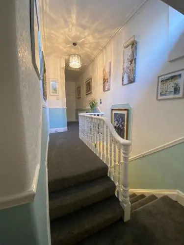 Crowndale Hotel