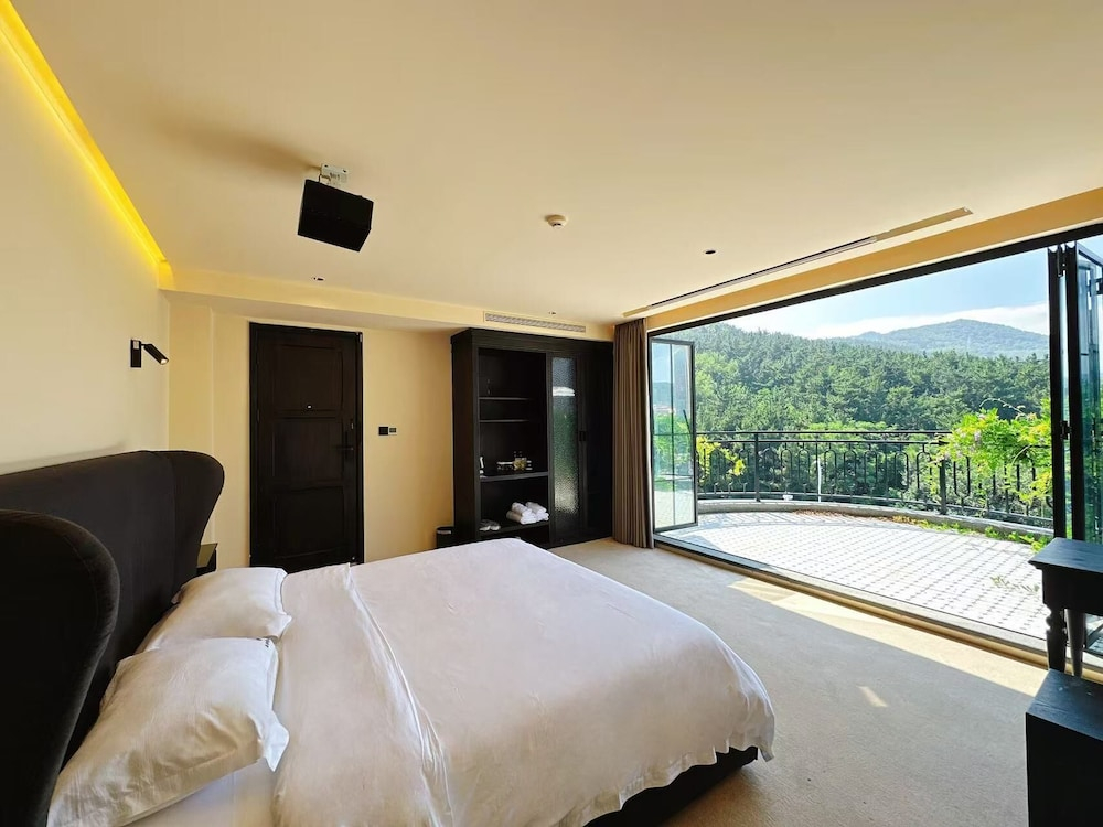 Bay Four Seasons Castle Hotel